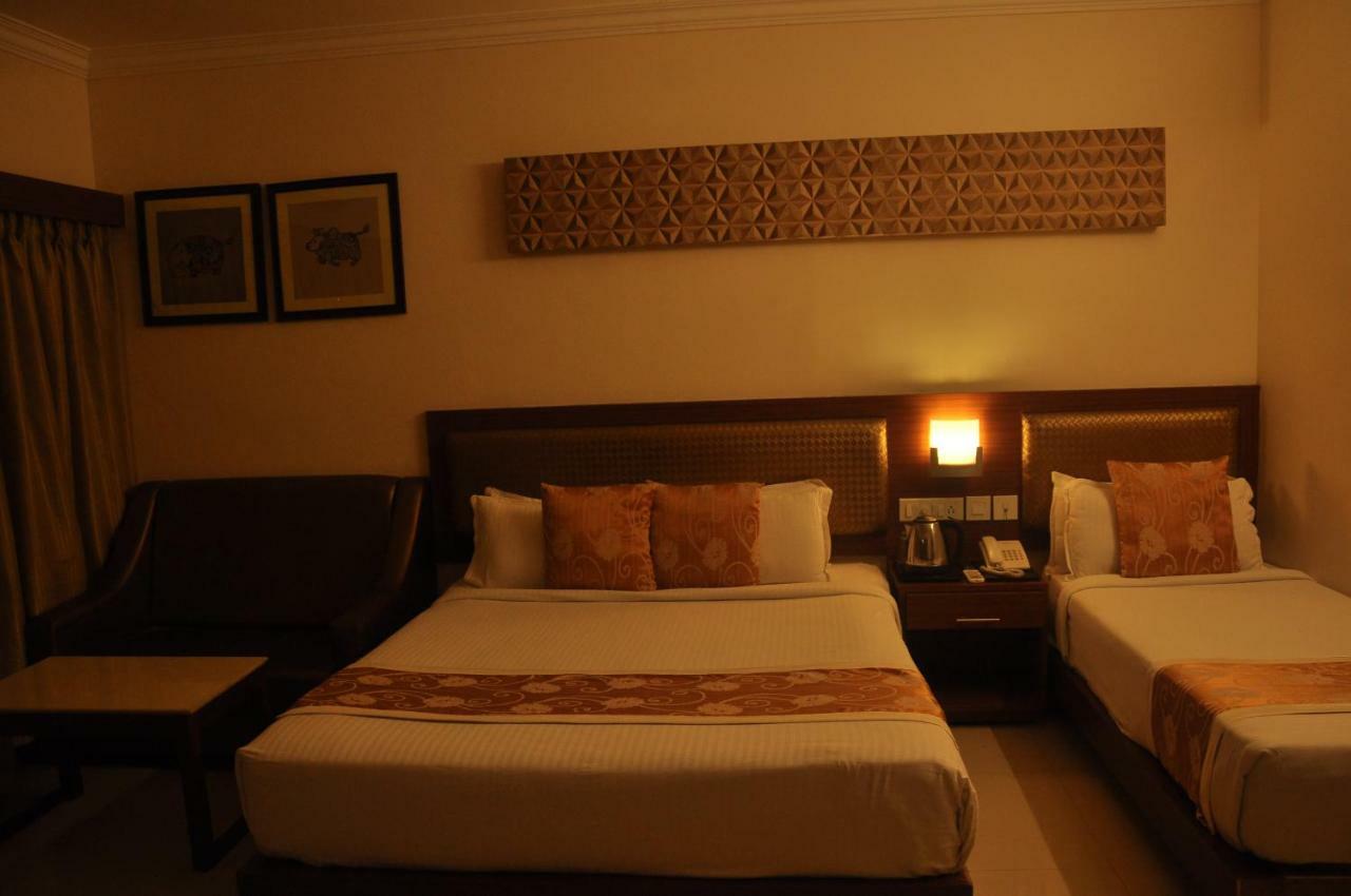 The Gopinivas Grand Hotel Канякумари Екстериор снимка